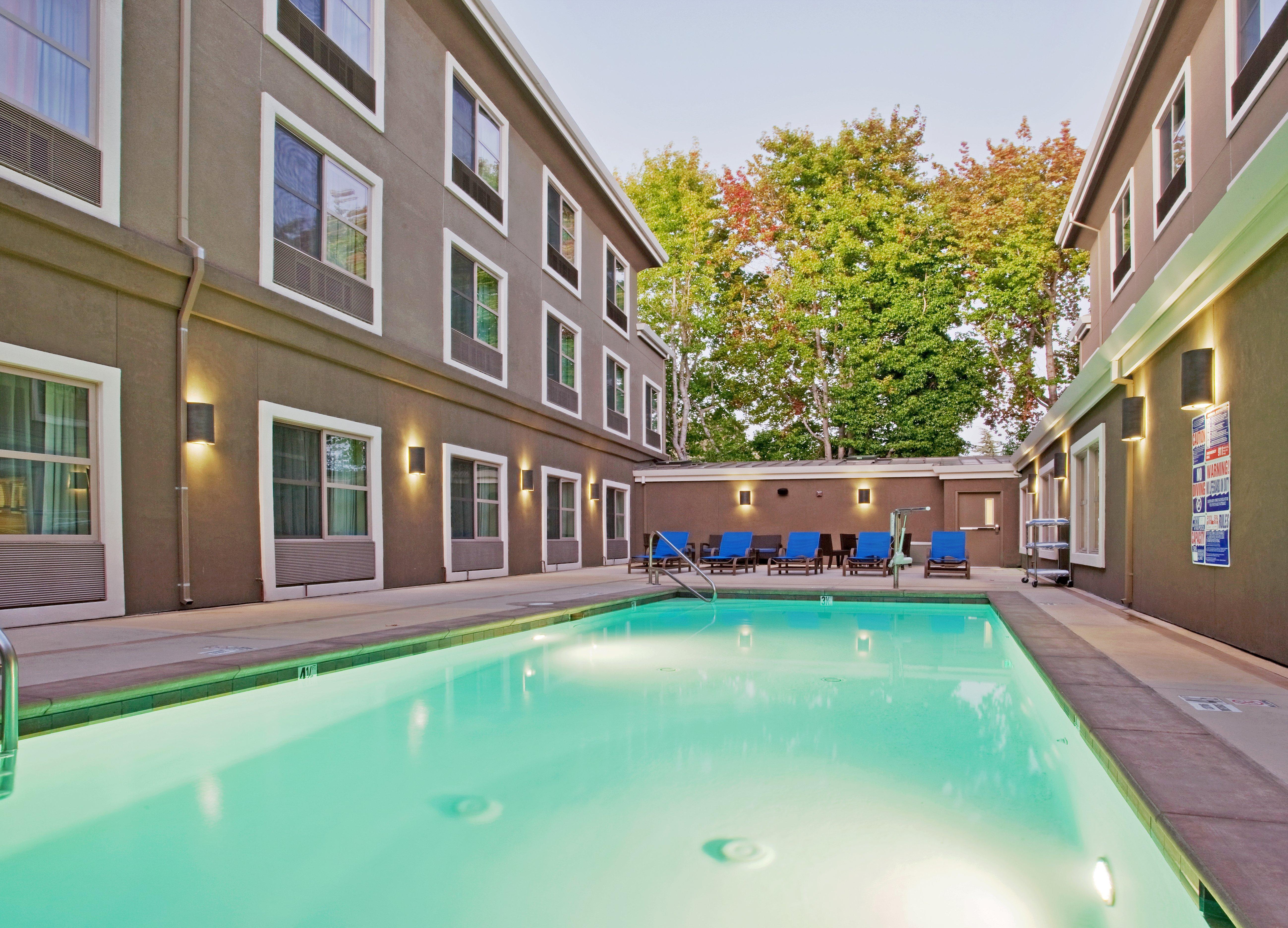 Holiday Inn Express Hotel & Suites Santa Cruz By Ihg Eksteriør bilde